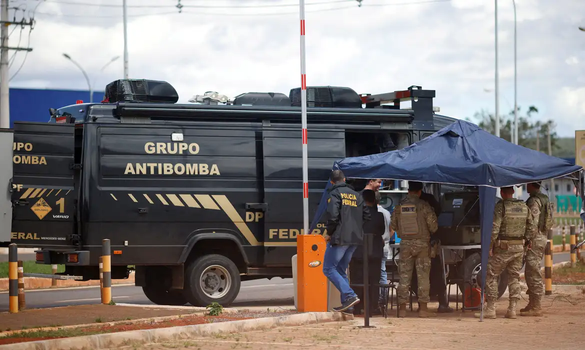 O ministro Alexandre de Moraes manteve a prisão preventiva de George Washington de Oliveira Sousa, condenado por tentar explodir uma bomba nas proximidades do Aeroporto Internacional de Brasília