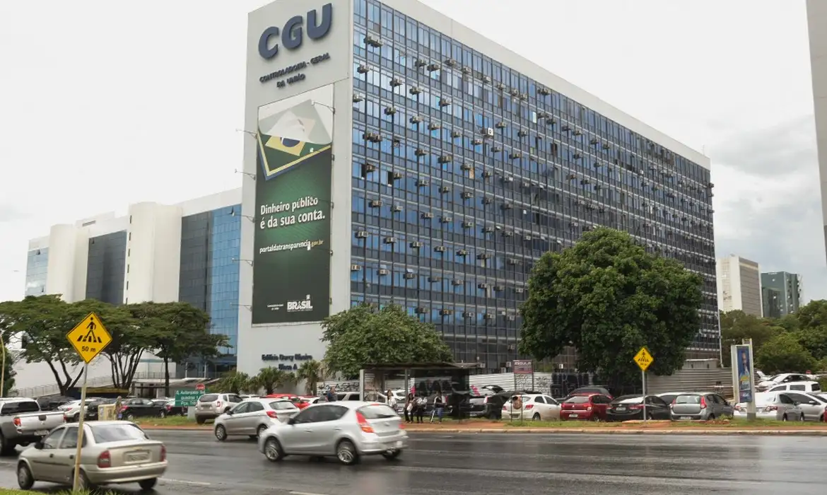 Dino aciona PF após CGU encontrar irregularidades nas “emendas Pix”                    foto: Agência Brasil