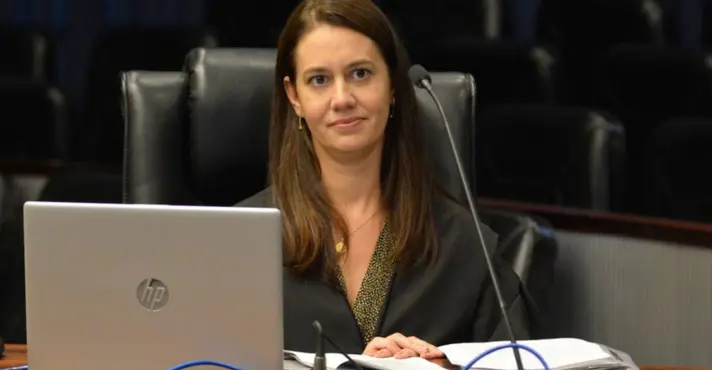 Namorada de Dirceu é advogada do "Careca do INSS"