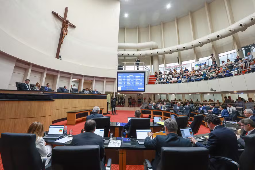 Alesc aprova fim de cotas raciais em universidades estaduais