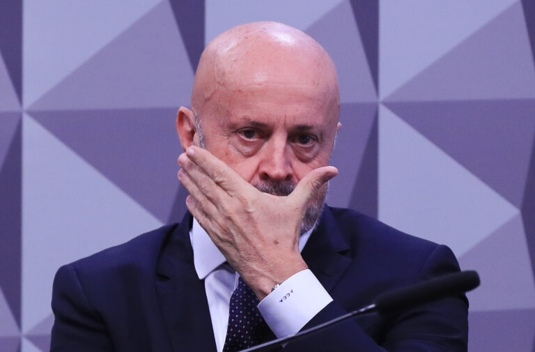 Mendonça manda Papuda explicar suposta pressão por delação de Careca do INSS