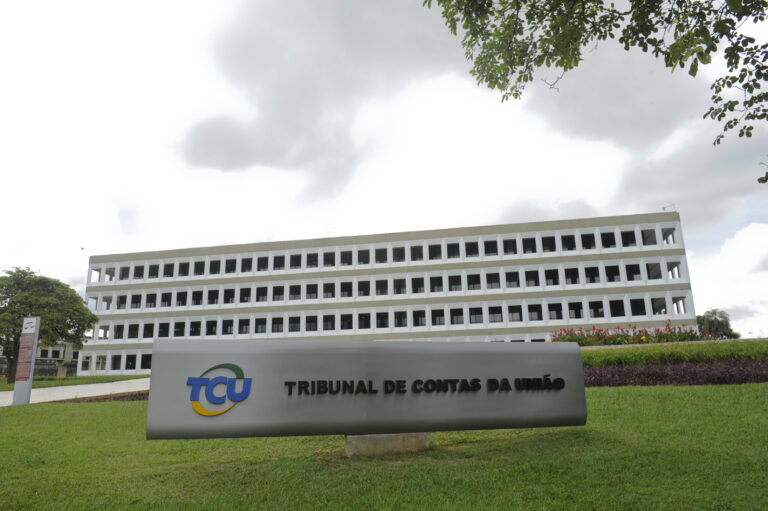 GDF pediu ao TCU suspensão de decisão do BC que impediu compra do Master pelo BRB