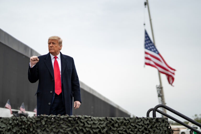 Dinamarca e Canadá devem ser gratos aos EUA, avalia Trump
