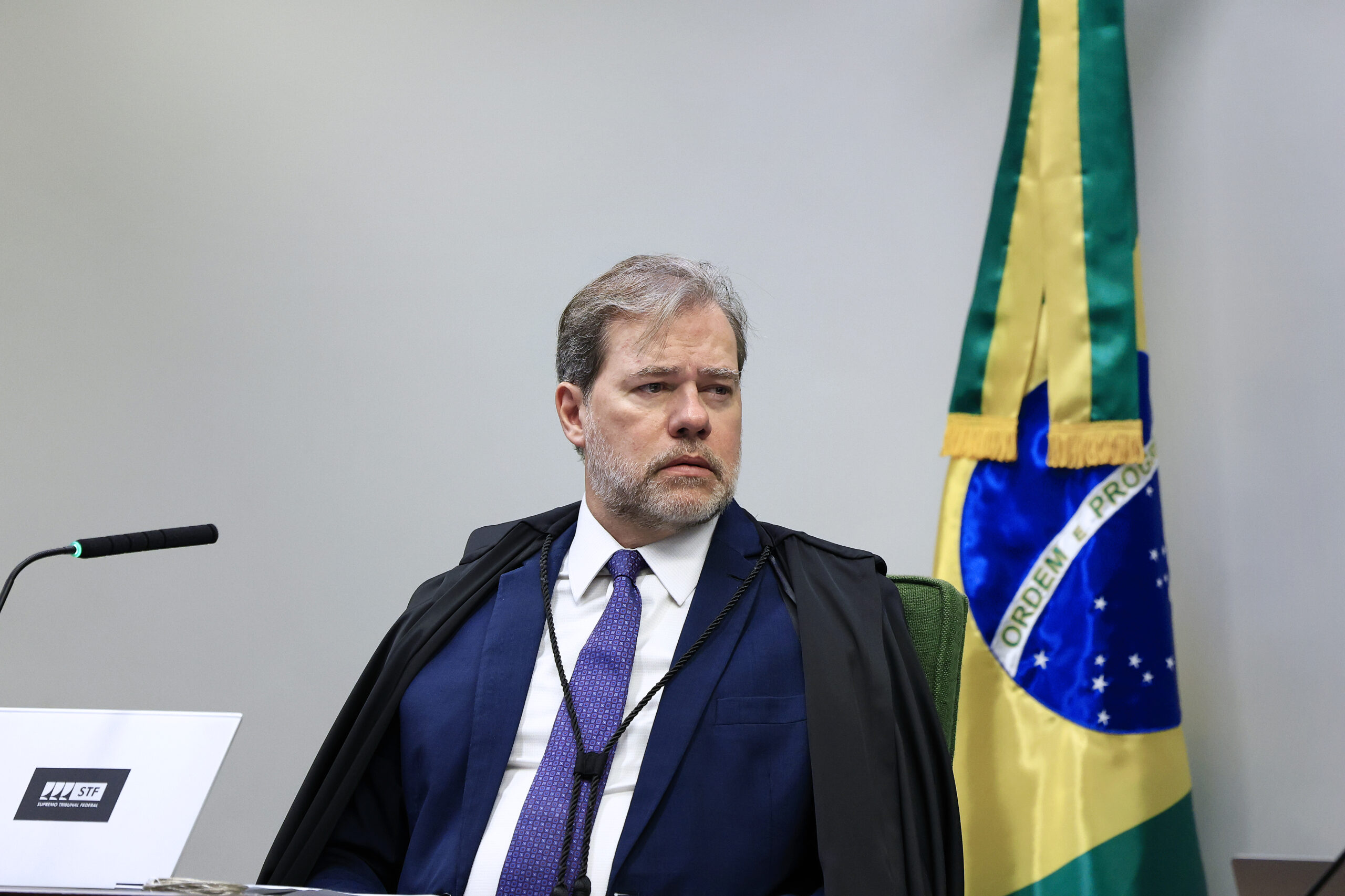 Fundo ligado a familiares de Dias Toffoli transfere R$ 33,9 milhões para offshore nas Ilhas Virgens Britânicas; operação levanta questionamentos sobre supervalorização de ativos