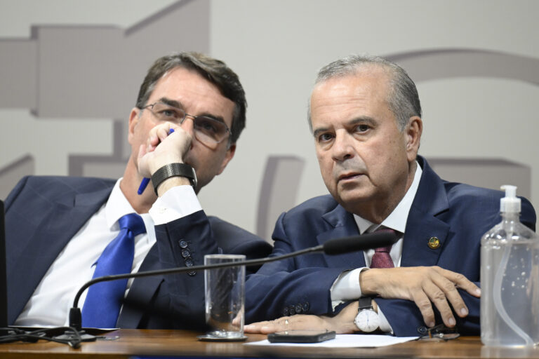Marinho desiste do governo do RN para atuar na campanha de Flávio Bolsonaro