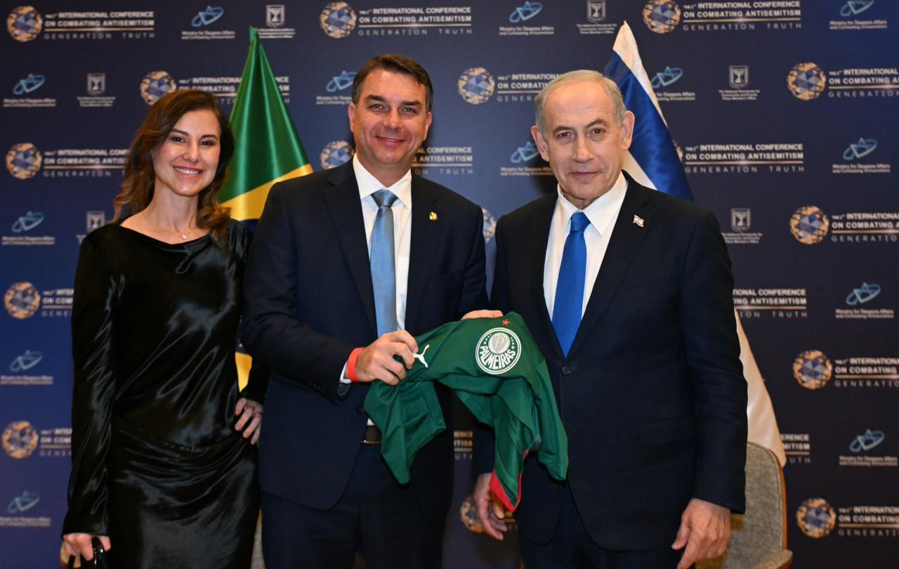 Flávio Bolsonaro se reúne com Netanyahu em Israel