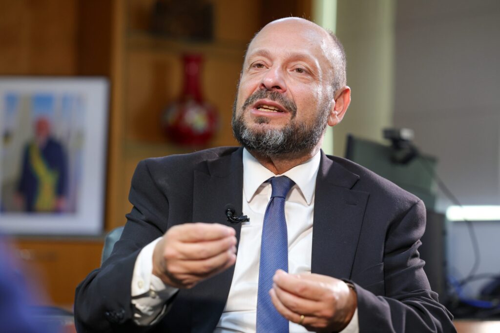 Presidente do INSS diz que investigação citará envolvidos “sem passar pano”