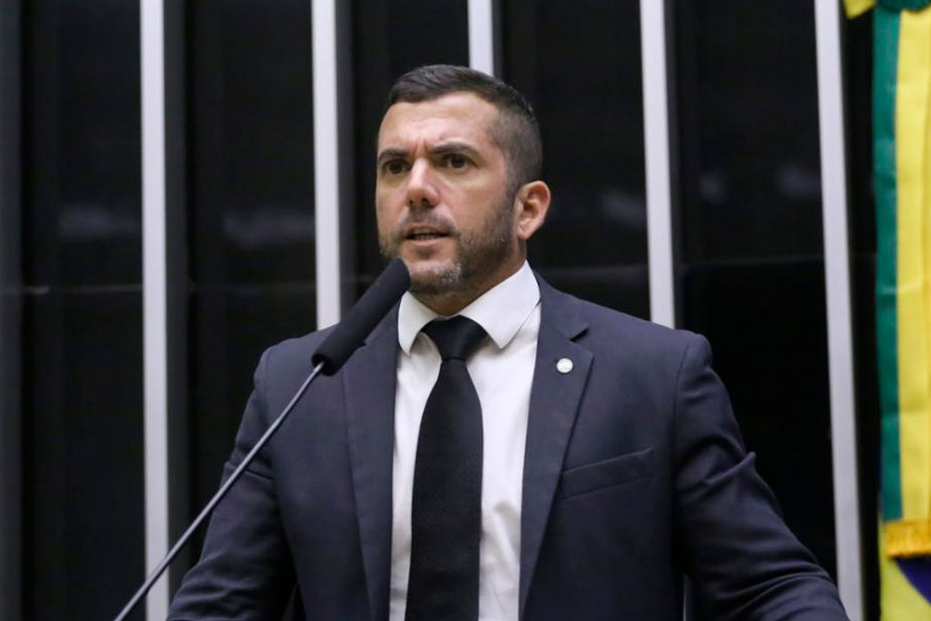 CPMI do INSS soma 259 assinaturas no Congresso. Pedido foi apresentado por Carlos Jordy e apura fraudes bilionárias. Veja a lista completa.