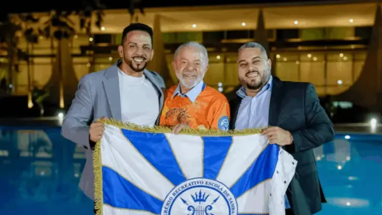Governo Lula repassa R$ 12 mi às escolas de samba do Rio