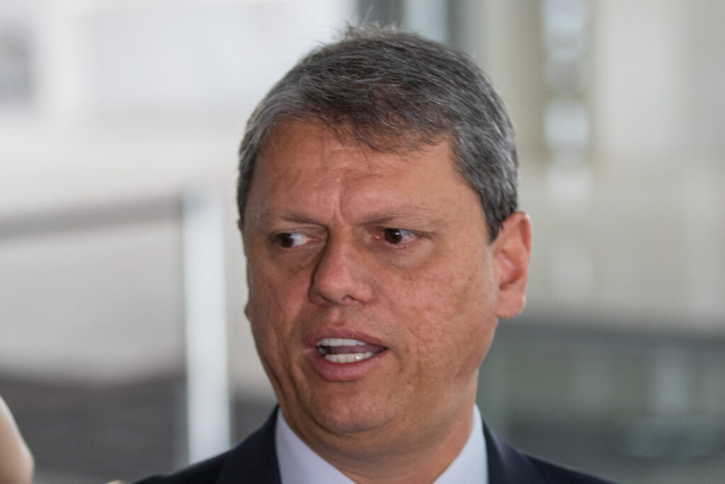 Tarcísio defendeu que o país adote uma postura pragmática em relação à operação conduzida pelos Estados Unidos. Foto: Fabio Rodrigues-Pozzebom/ Agência Brasil