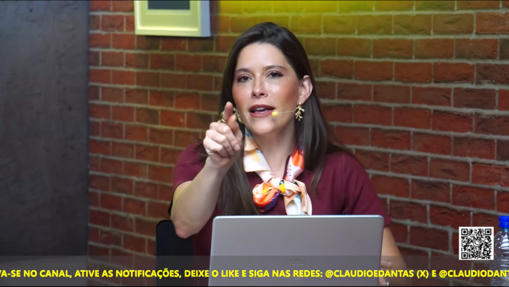 Júlia Lucy - ALive: Olhe-se no espelho, Vital do Rêgo!