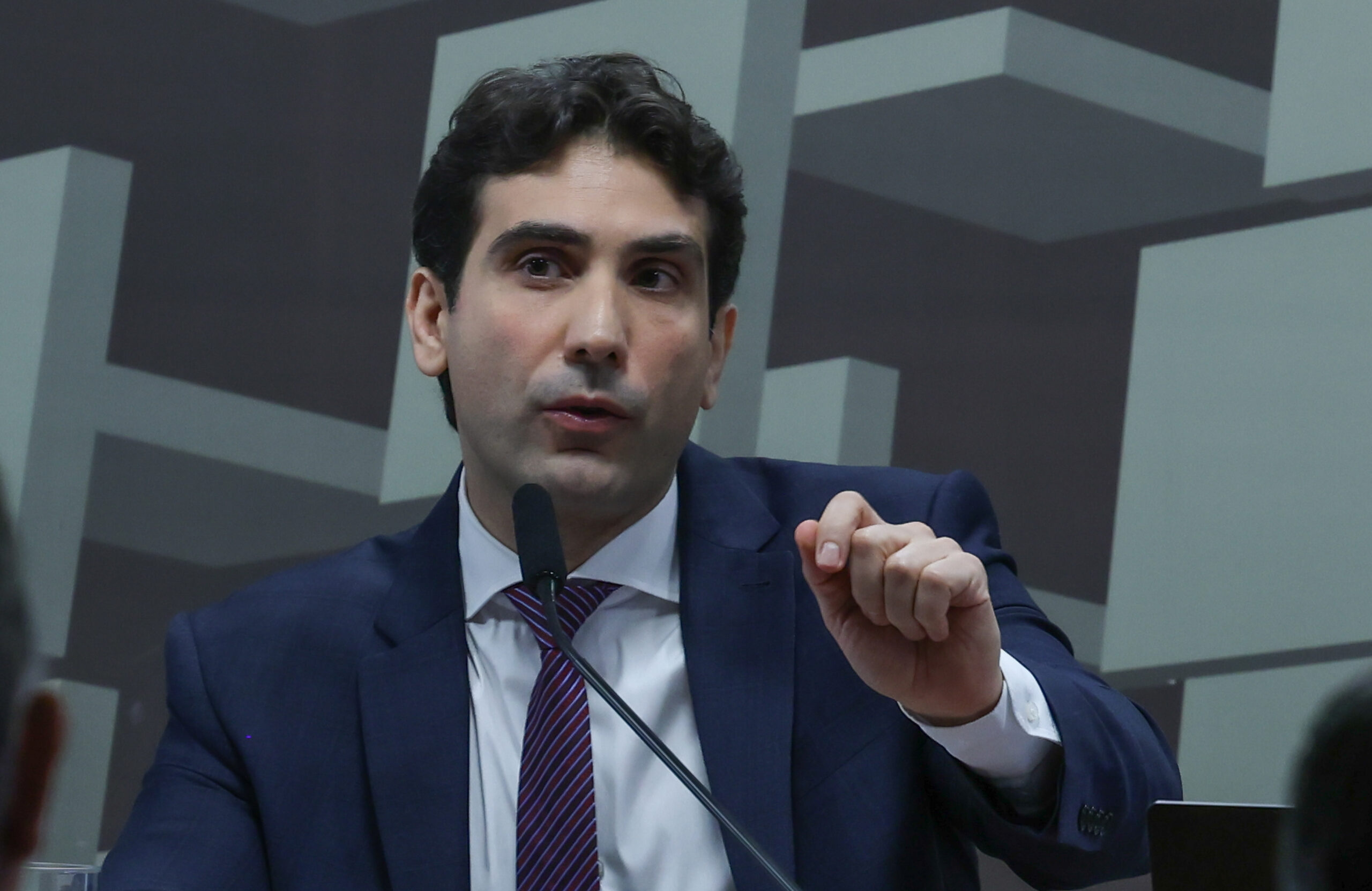 Galípolo cita caso Master e defende autonomia orçamentária do Banco Central para ampliar fiscalização do sistema financeiro