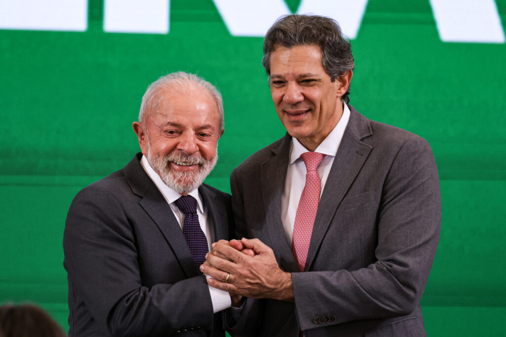 Lula Haddad - Governo Lula sobe imposto de importação de mais de mil produtos
