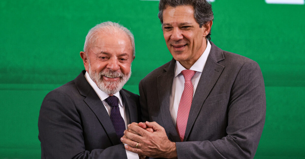 Lula Haddad - Governo Lula sobe imposto de importação de mais de mil produtos