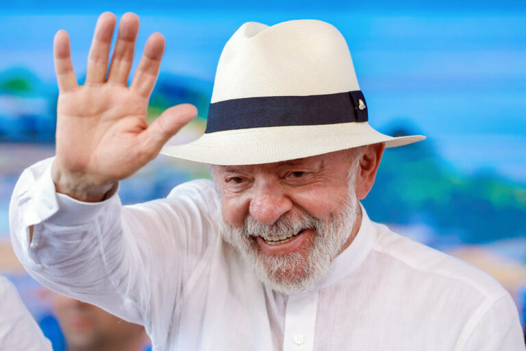 Governo Lula prevê estatais no vermelho até 2030