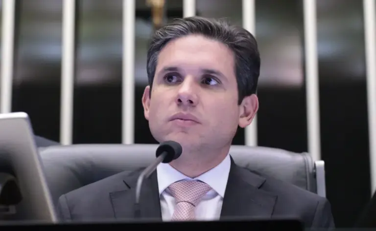 Petista no TCU garante reeleição de Motta na Câmara
