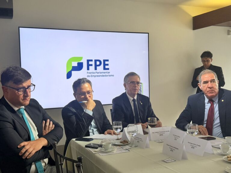 Receita projeta fim de declarações para empresas com reforma