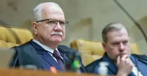Fachin autoriza AGU a defender Moraes em ação movida nos EUA
