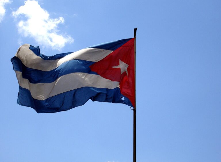 EUA prendem irmã de chefe de grupo que controla 40% do PIB de Cuba