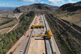 Justiça de MG paralisa atividades da Vale em Ouro Preto após vazamento de água e rejeitos; empresa pode ser multada em até R$ 10 milhões.