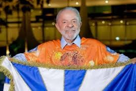 Justiça Federal rejeita ações de Damares e Kim contra enredo da Acadêmicos de Niterói que homenageia Lula no Carnaval de 2026
