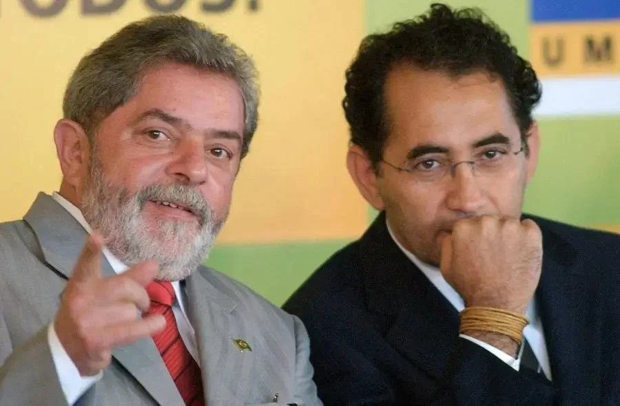 João Paulo Cunha afirma que Flávio Bolsonaro é mais difícil de derrotar que Tarcísio, cobra alianças ao centro e defende investigação sem espetáculo no caso Banco Master.