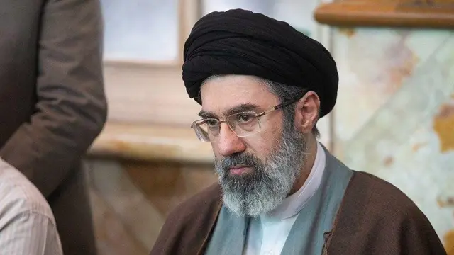 Bloqueio do Estreito de Ormuz deve continuar, diz Mojtaba