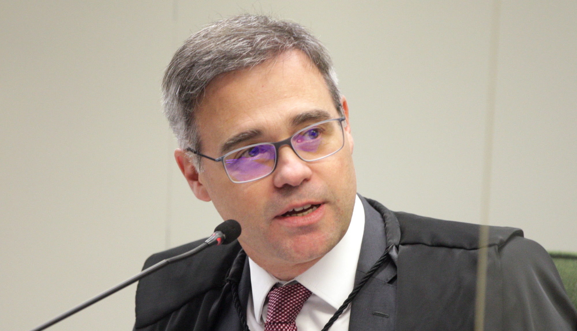 André Mendonça nega prisão da deputada Gorete Pereira em investigação sobre fraudes no INSS, mas determina tornozeleira eletrônica e outras restrições.