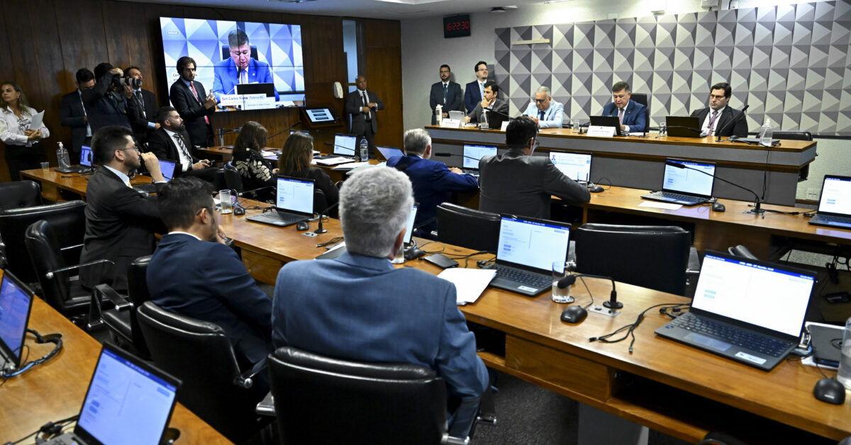 CPMI convida Galípolo e Campos Neto para depor