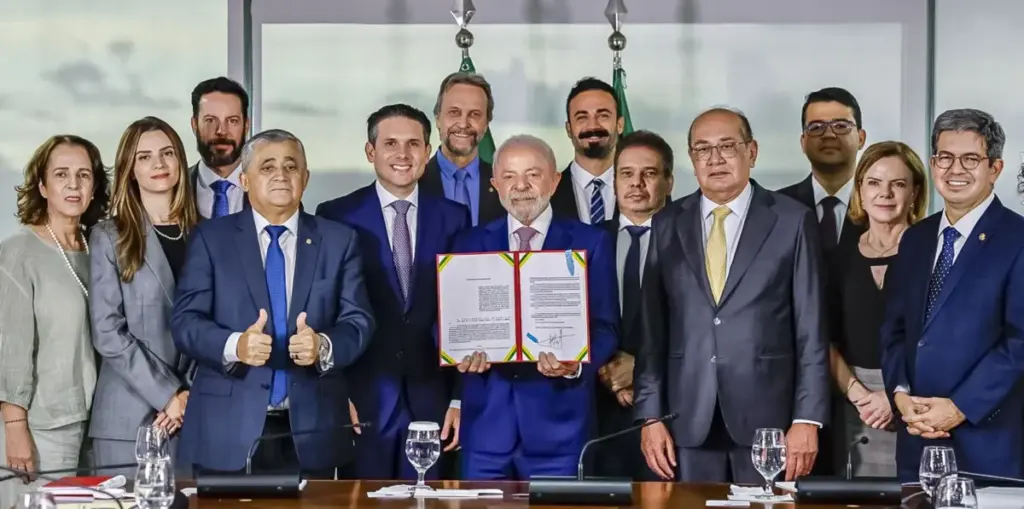Lula sanciona PL Antifacção com vetos e cria novo marco contra facções criminosas no Brasil