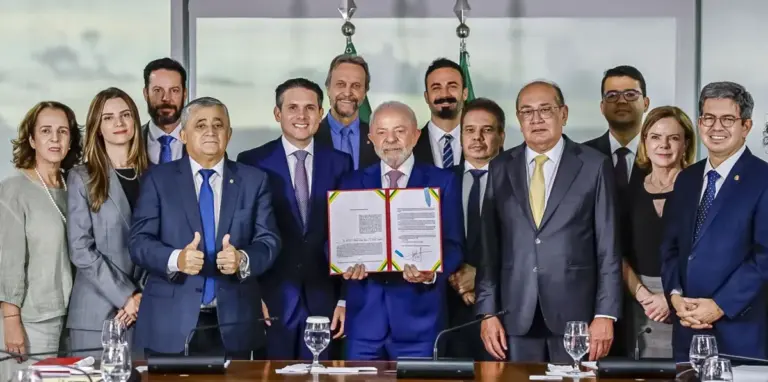 Lula agradece oposição ao sancionar PL Antifacção