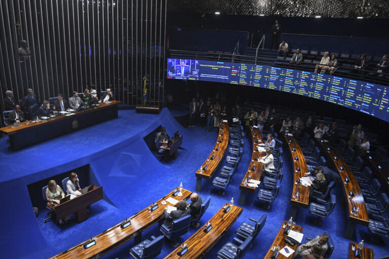 Senado convoca EUA após classificação de PCC e CV