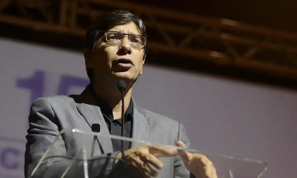 MP junto ao TCU pede afastamento de Pochmann do IBGE