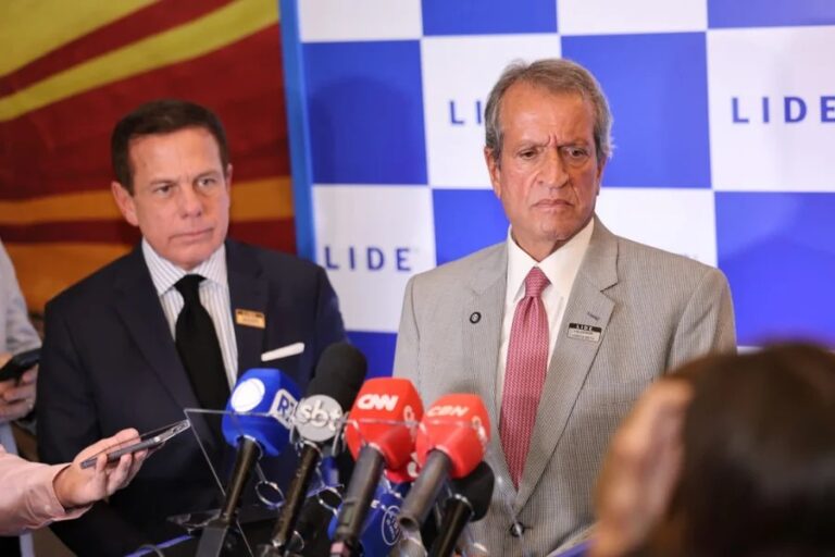 “Bolsonaro teria sido reeleito se apoiasse a vacina”, diz Doria, ao lado de Valdemar