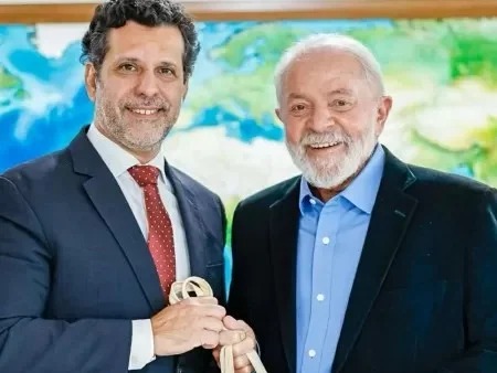 Lula escolhe Leonardo Barchini para o MEC após saída de Camilo Santana