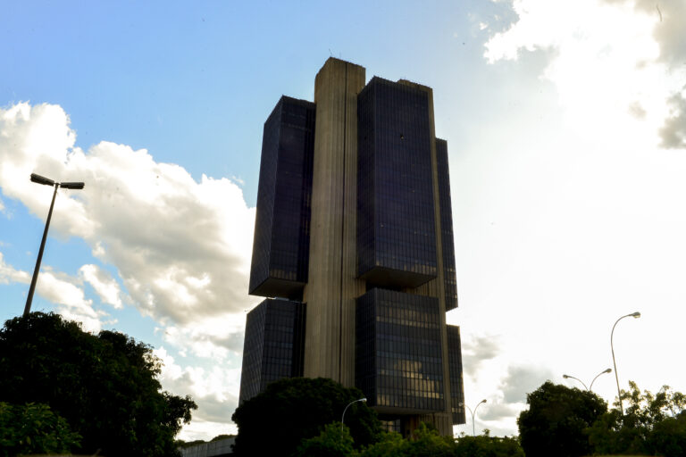 BC vai avaliar conduta de servidores citados na Compliance Zero