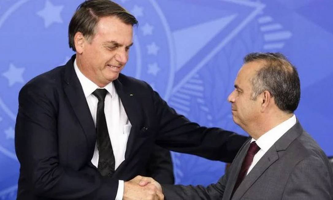 Bolsonaro pede a Moraes visitas periódicas de Marinho na Papudinha