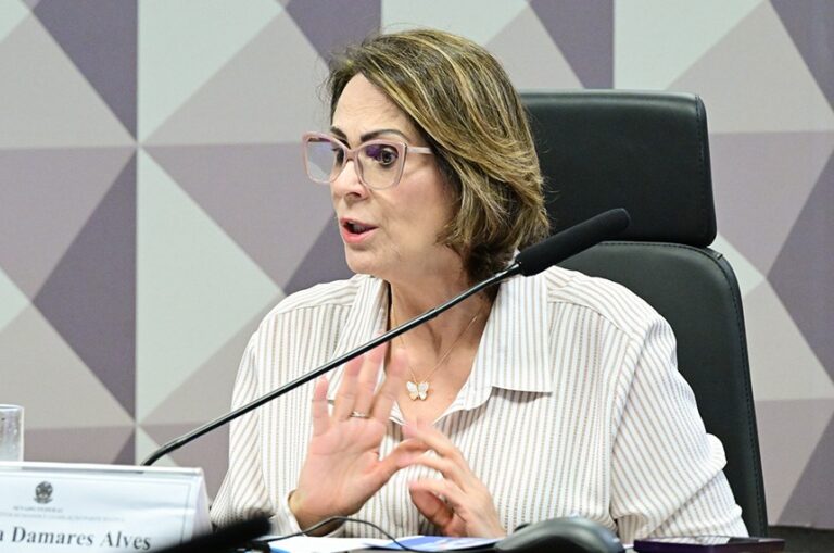 Damares aciona CNJ e pede reunião com Fachin após condenação de pais por homeschooling