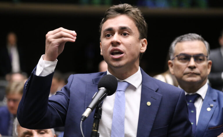 Nikolas cobra CPMI do Master e sai em defesa de Flávio Bolsonaro