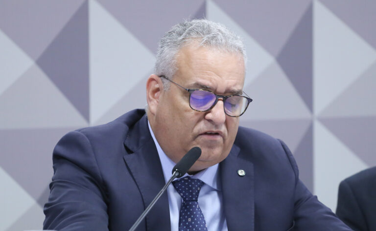Gaspar aciona STF, PF e PGR contra Lindbergh e Soraya