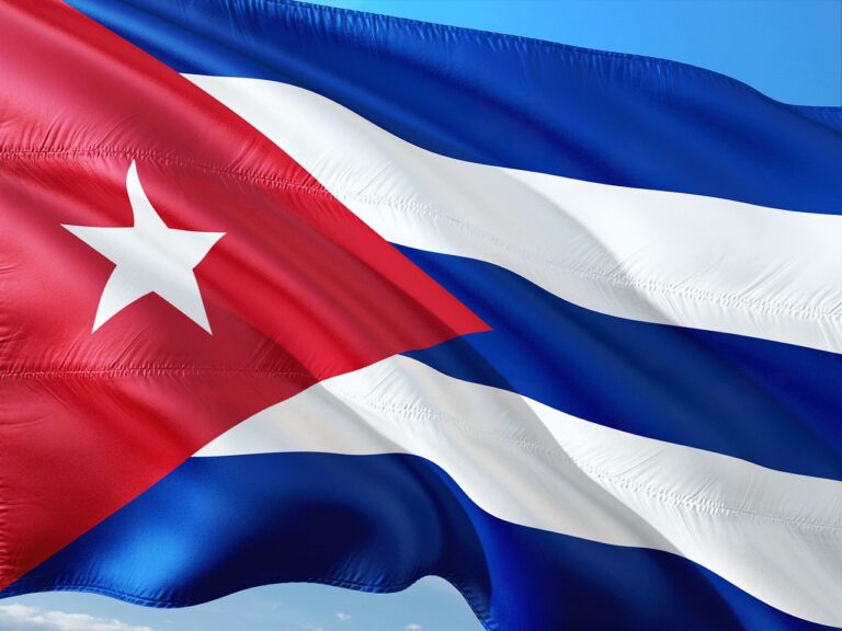 Cuba permitirá que expatriados invistam e abram empresas no país