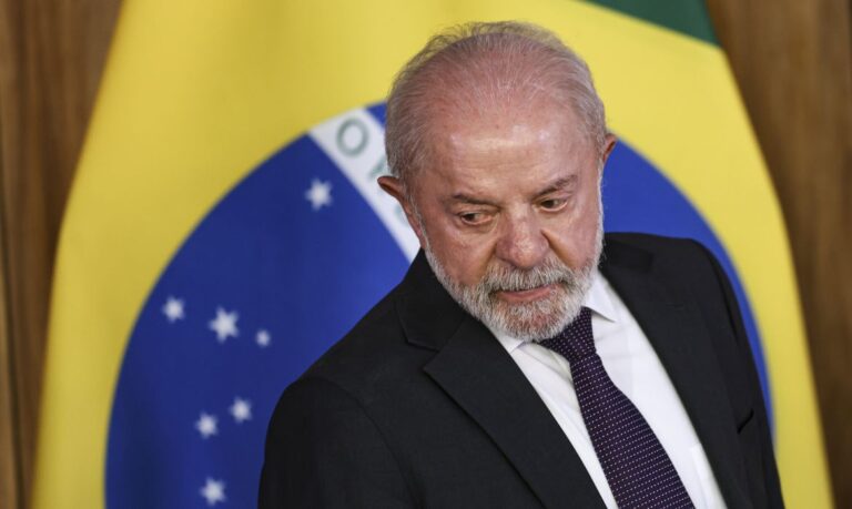 Exclusivo: Lula deixa alunos cegos sem livros para estudar