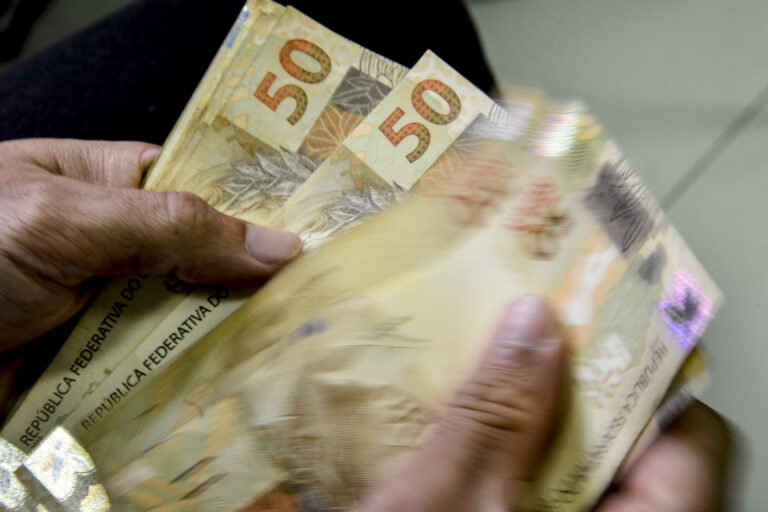 Tesouro: Dívida pública federal atinge R$ 8,7 trilhões em abril