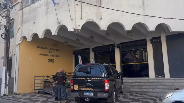 RJ: PF faz operação contra “rachadinha” e assessores fantasmas em Angra