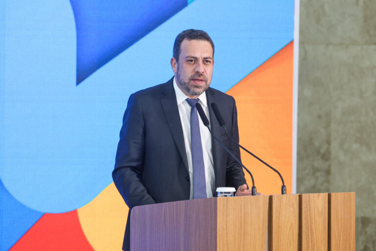 Boulos confirma envio de proposta contra escala 6×1 nos próximos dias