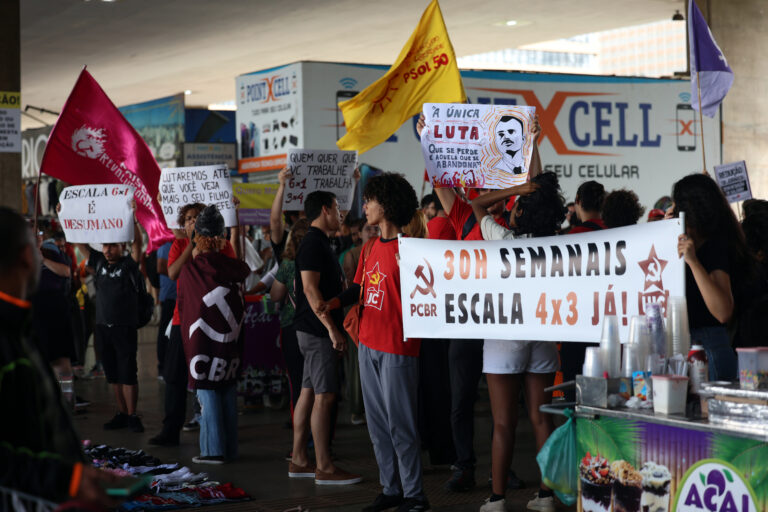 Lula lança campanha ofensiva pelo fim da escala 6×1