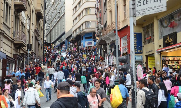 IBGE: Desemprego sobe no trimestre encerrado em abril