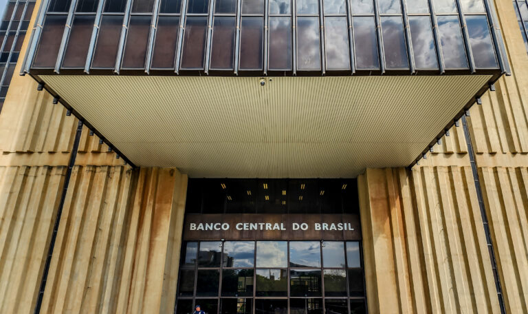BC endurece regras para bancos diante da alta inadimplência