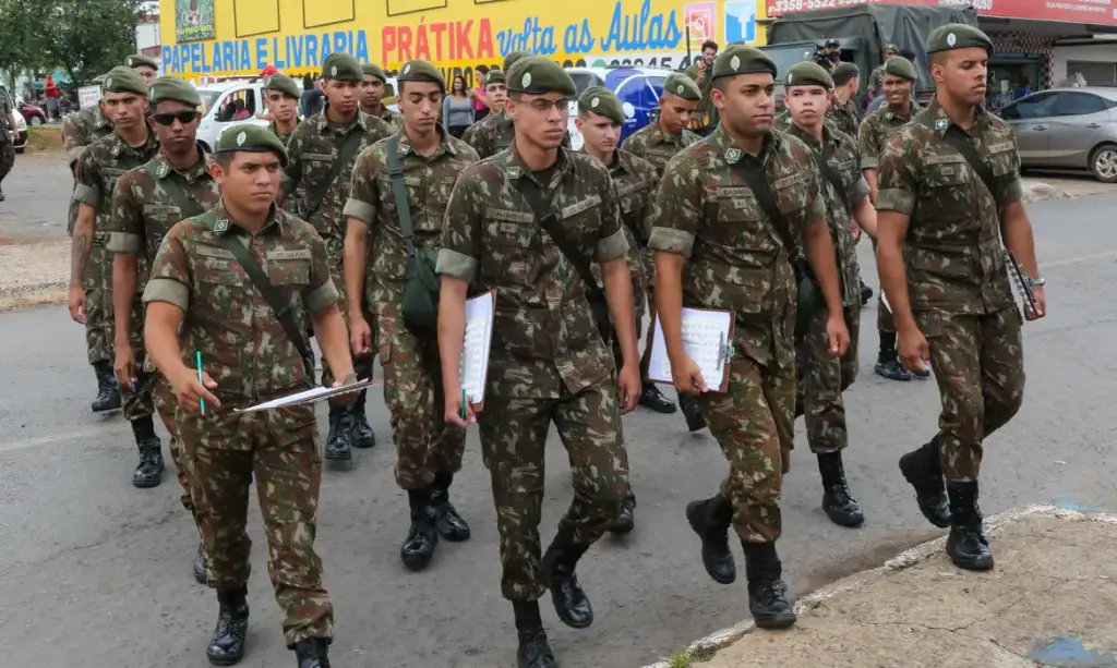 PT prevê reformas no Judiciário e nas Forças Armadas em plano de governo
