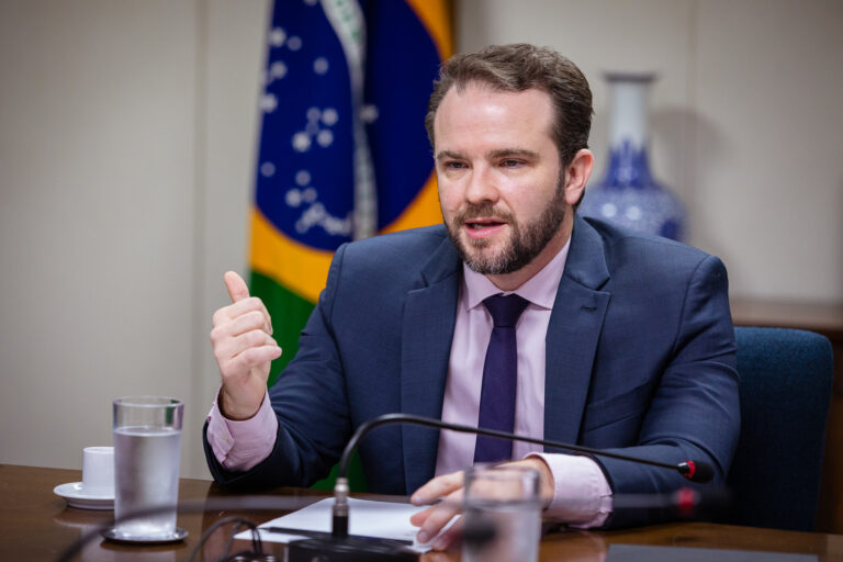 Durigan defende transição no fim da escala 6×1